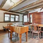 The City Cabin - Unique And Historic